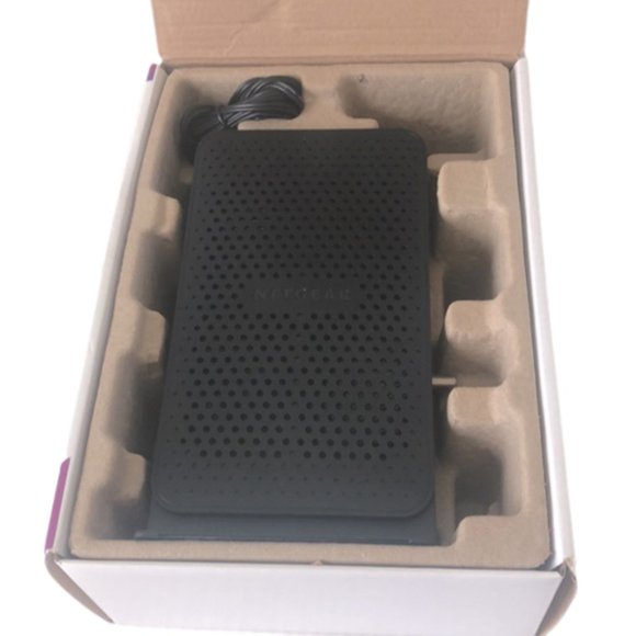 NETGEAR  N600 Wifi Cable Modem Router 802.11n Dual Band Gigabit - Picture 4 of 6